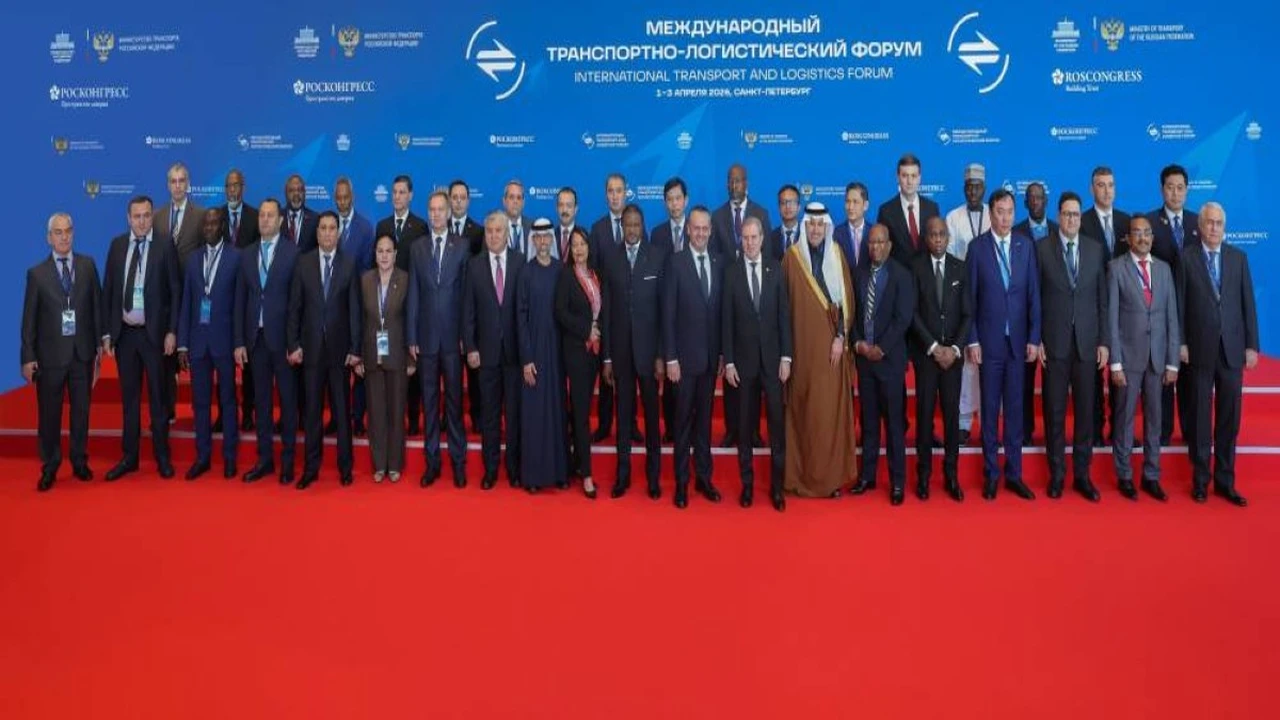 سهيل المزروعي يطلب تعزيز مرونة سلاسل الإمداد العالمية وتنويع مساراتها اللوجستية البديلة